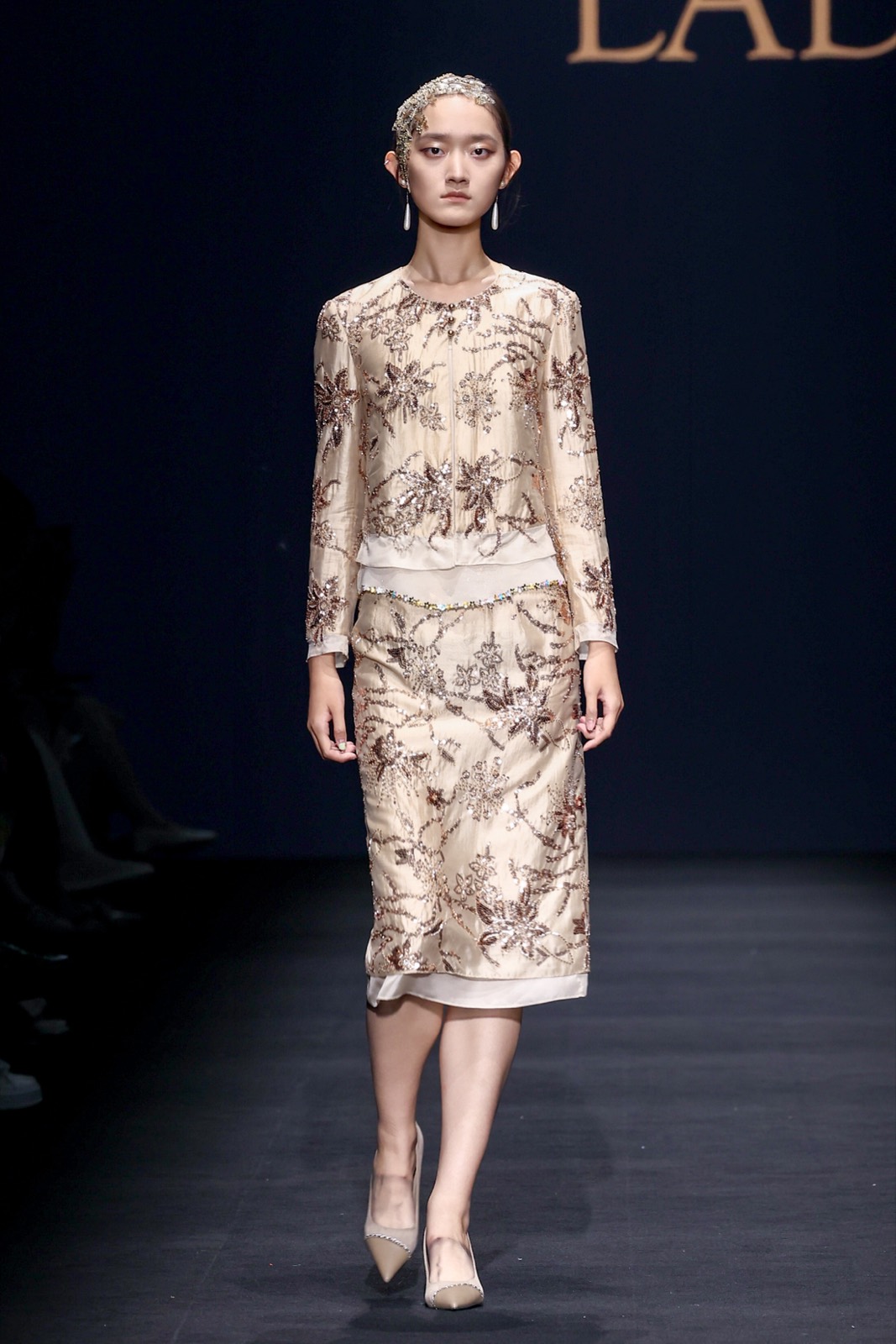 柔水之铠 2027 新品发布会 Look 05