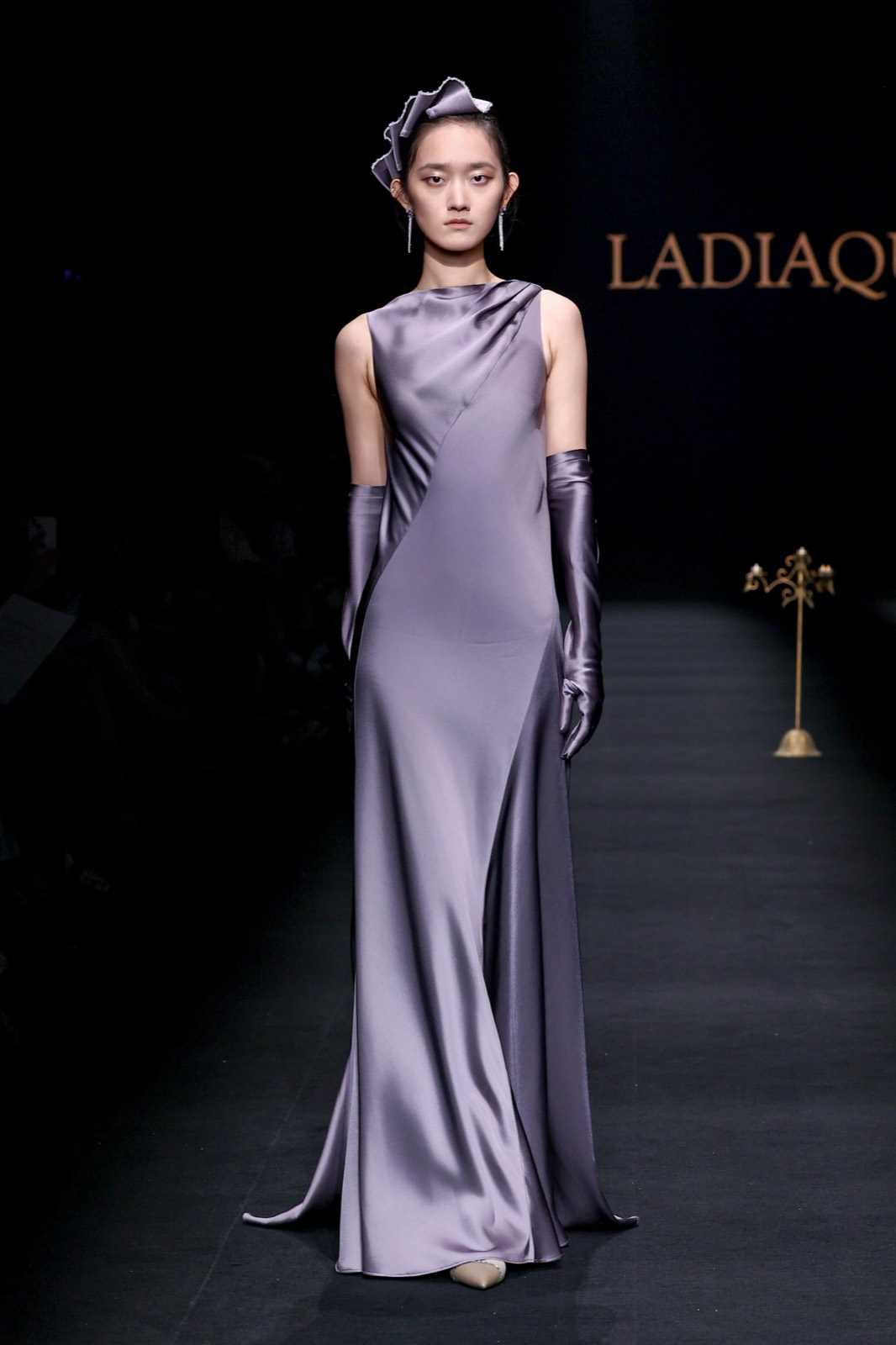 柔水之铠 2027 新品发布会 Look 21
