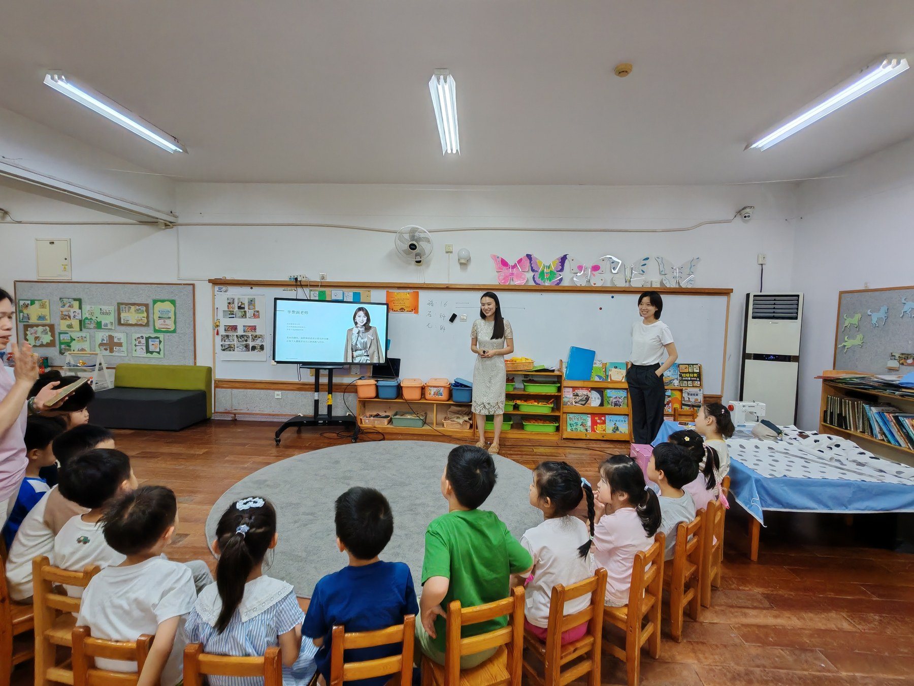 启明玫瑰幼儿园小小高定服装设计师课堂分享